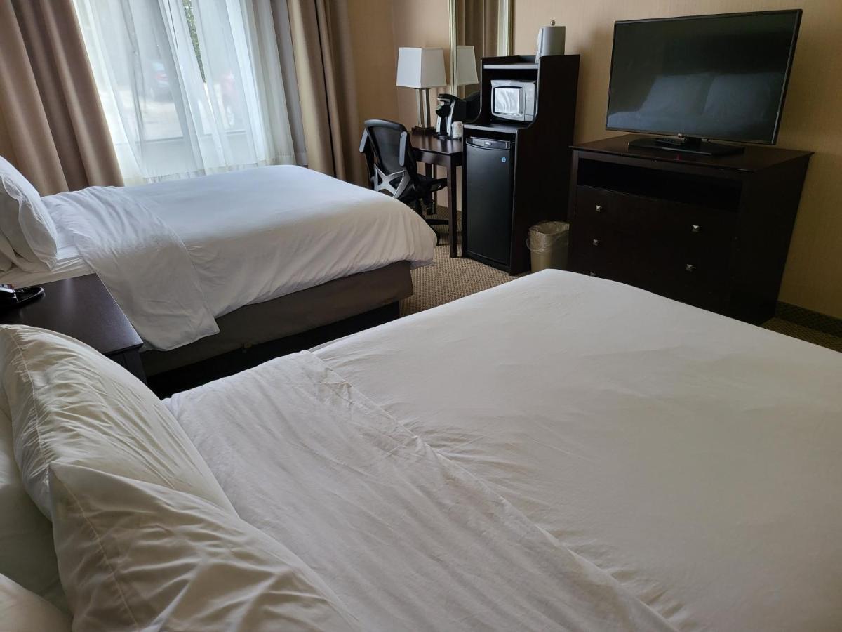 Holiday Inn Express Hotel & Suites Tipp City By Ihg Exterior foto