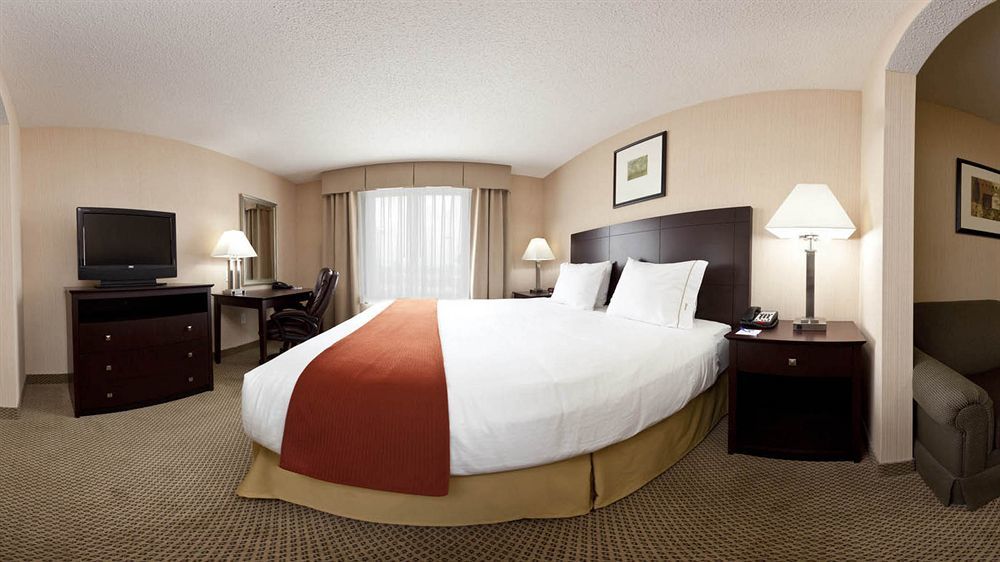Holiday Inn Express Hotel & Suites Tipp City By Ihg Exterior foto